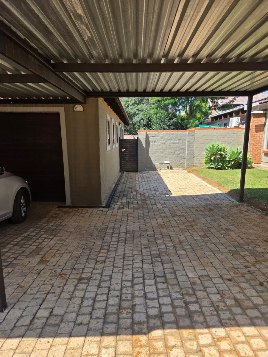 4 Bedroom Property for Sale in Waterval East North West